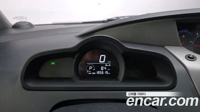 KG모빌리티(SsangYong) Korando 투리스모 4WD 9인승 Adventure 60th Edition, 2015 8