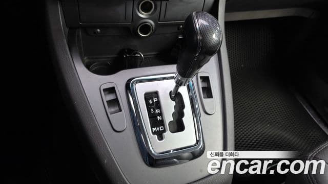 KG모빌리티(SsangYong) Korando 투리스모 4WD 9인승 Adventure 60th Edition, 2015 9