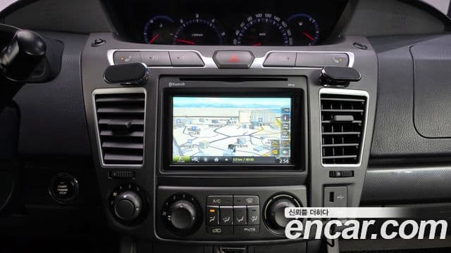 KG모빌리티(SsangYong) Korando 투리스모 4WD 9인승 Adventure 60th Edition, 2015 15