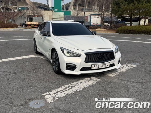 Infiniti Q50 3.5 гибрид Essence, 2016 2