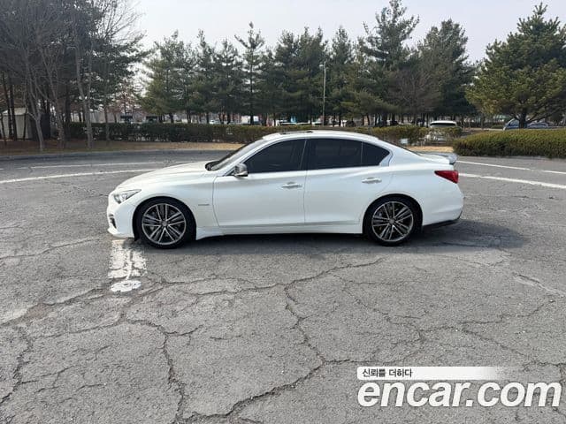 Infiniti Q50 3.5 гибрид Essence, 2016 все фото