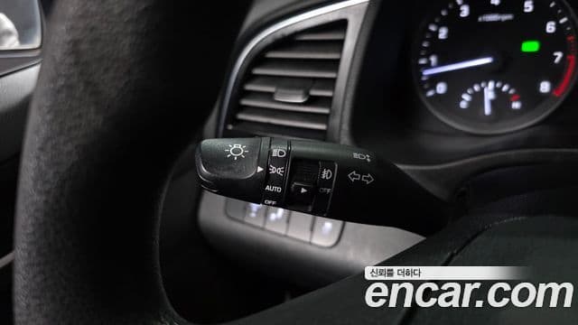 Hyundai Avante AD 1.6 GDI Value Plus, 2017 17