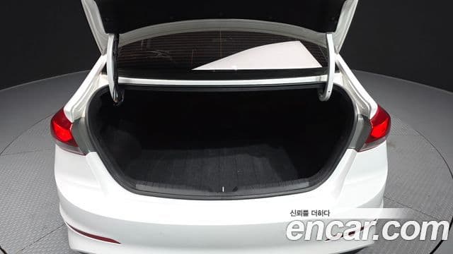 Hyundai Avante AD 1.6 GDI Value Plus, 2017 20