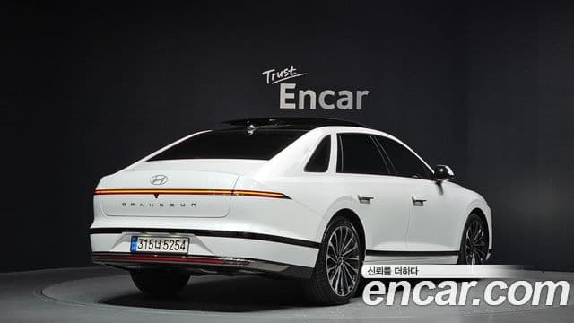 Hyundai Grandeur (GN7) Calligraphy, 2025 2