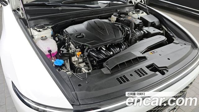 Hyundai Grandeur (GN7) Calligraphy, 2025 6