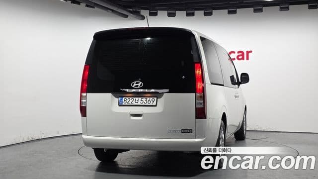 Hyundai Staria Modern, 2025 4