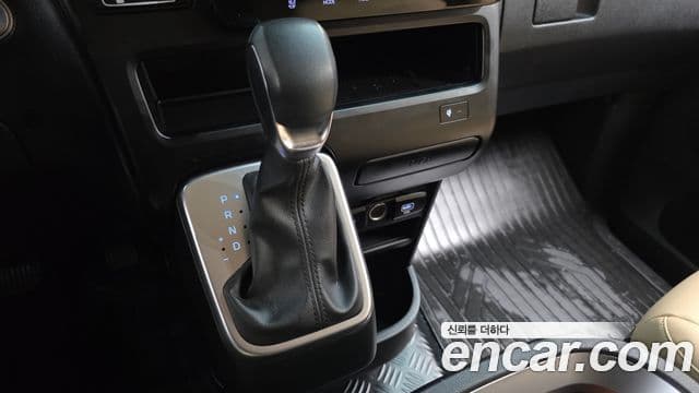Hyundai Staria Modern, 2025 9