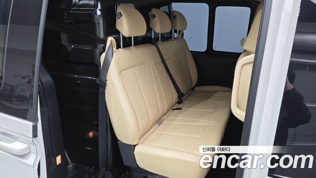 Hyundai Staria Modern, 2025 12
