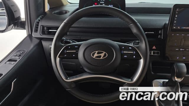 Hyundai Staria Modern, 2025 13