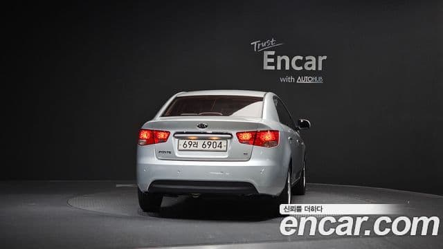 Kia Forte 1.6 CVVT Si, 2009 4