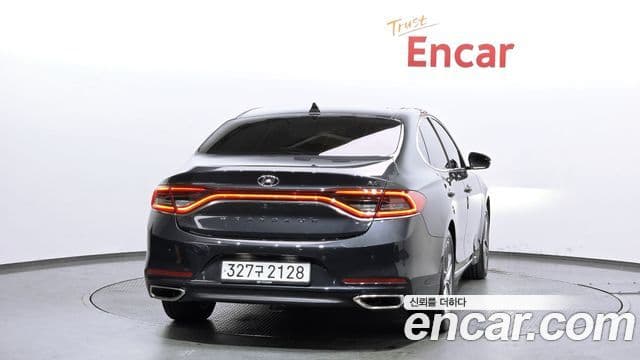 Hyundai Grandeur IG 3.0 LPi Exclusive (арендный автомобиль), 2018 4