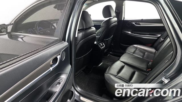 Hyundai Grandeur IG 3.0 LPi Exclusive (арендный автомобиль), 2018 12