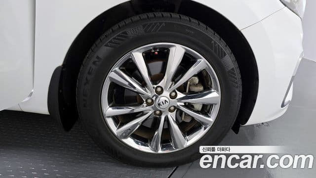 Kia The / новый New Carnival VIP, 2019 все фото