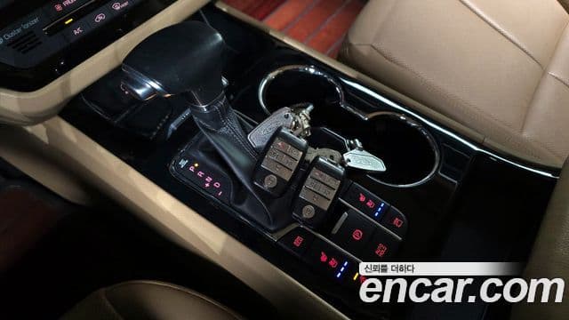 Kia The / новый New Carnival VIP, 2019 9