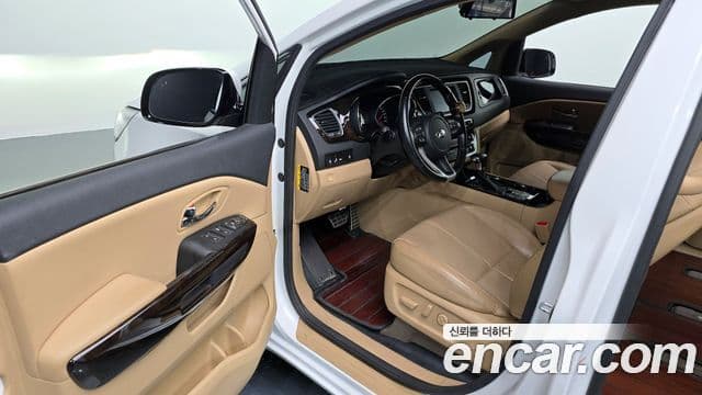 Kia The / новый New Carnival VIP, 2019 10