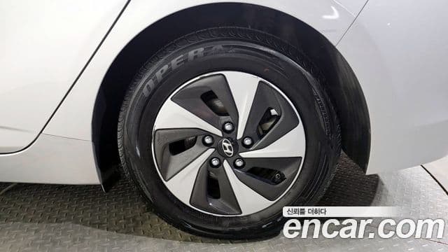 Hyundai Ioniq гибрид, 2016 все фото