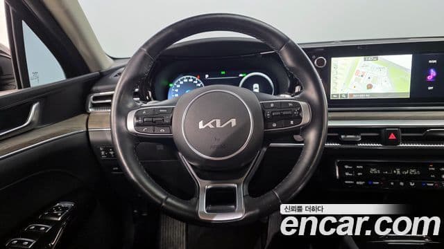 Kia K5 гибрид 3세대 Noblesse, 2023 13