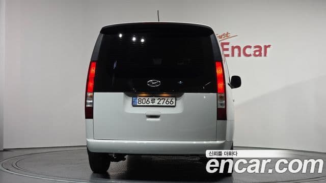 Hyundai Staria Modern, 2023 4