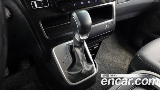 Hyundai Staria Modern, 2023 9