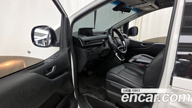Hyundai Staria Modern, 2023 10