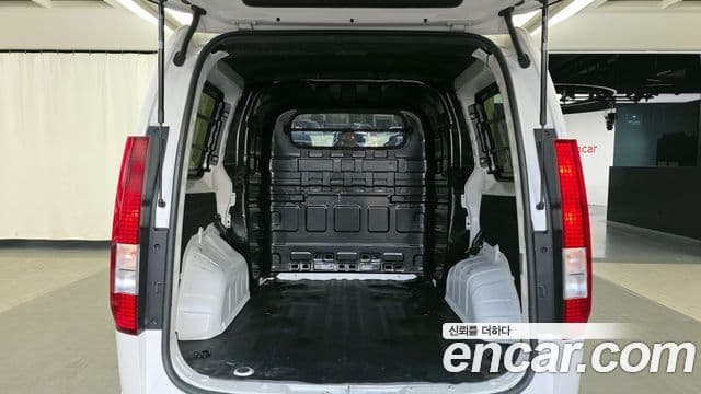 Hyundai Staria Modern, 2023 20