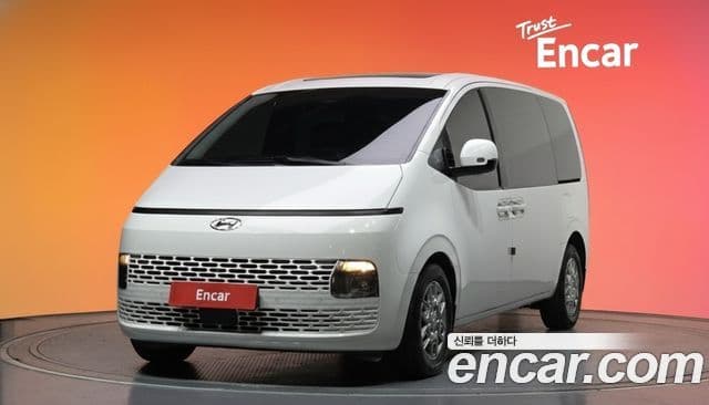 Hyundai Staria Modern, 2023 1
