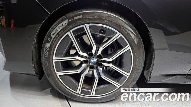 BMW 7시리즈 (G70) 740i xDrive M Sport, 2025 все фото