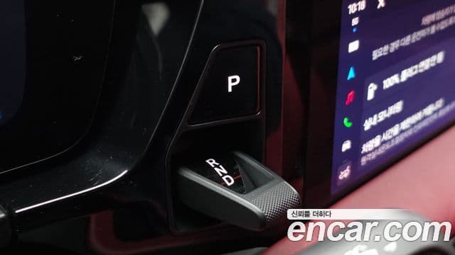 Porsche Macan EV 4S, 2025 9