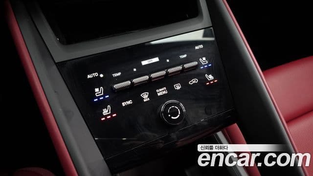 Porsche Macan EV 4S, 2025 17