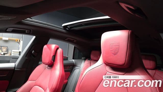 Porsche Macan EV 4S, 2025 19