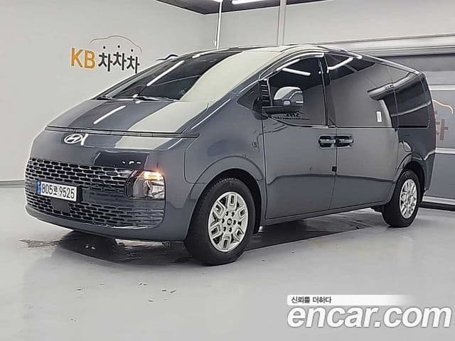 Hyundai Staria Modern, 2025 1