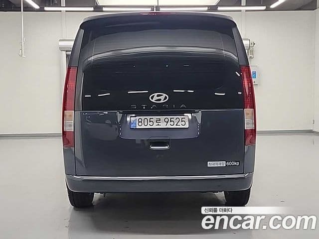 Hyundai Staria Modern, 2025 3
