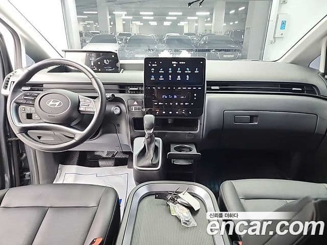 Hyundai Staria Modern, 2025 7