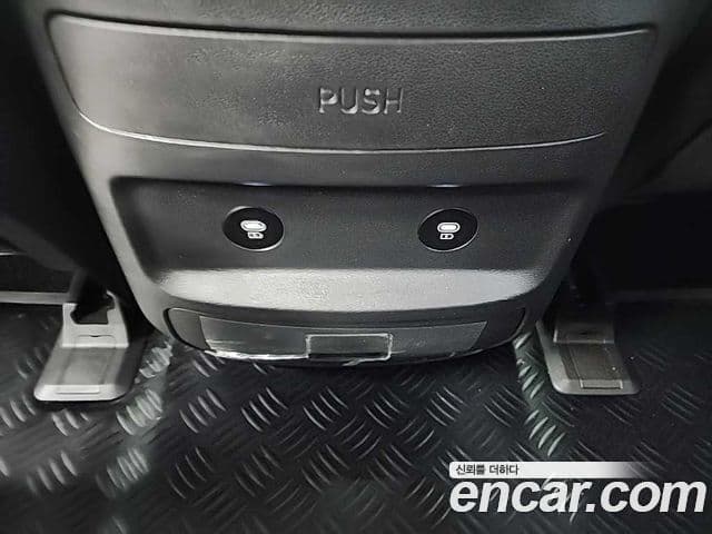 Hyundai Staria Modern, 2025 13