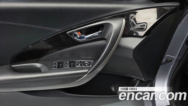 Hyundai Grandeur HG HG240 Modern Collection, 2017 17