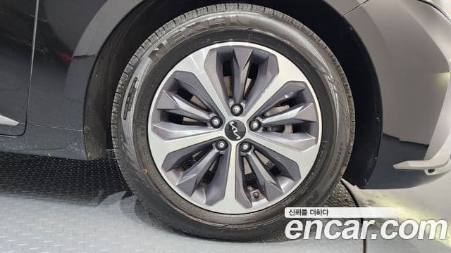 Kia K8 гибрид Noblesse, 2022 все фото