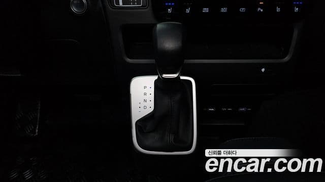 Hyundai Staria Modern, 2024 9