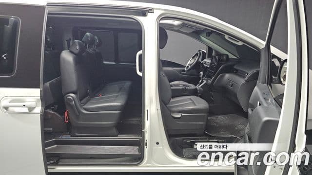 Hyundai Staria Modern, 2024 11
