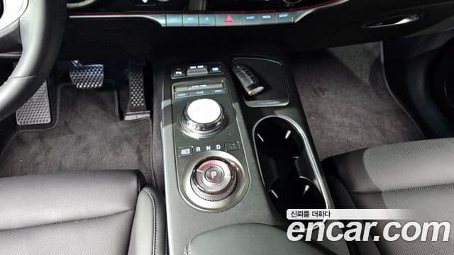 Genesis GV70, 2024 9