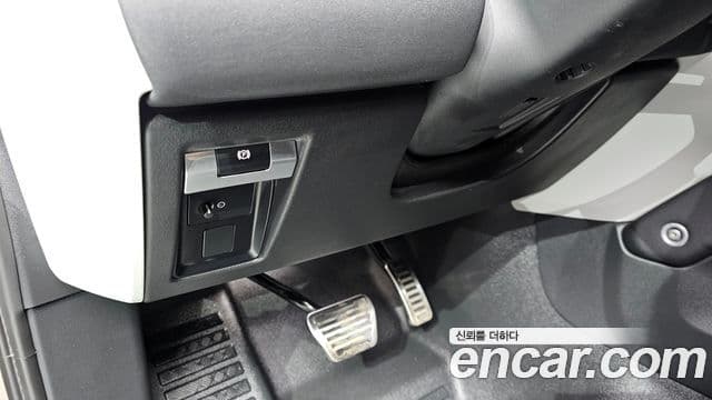 Land Rover Defender (L663) 110 D240 S, 2020 13