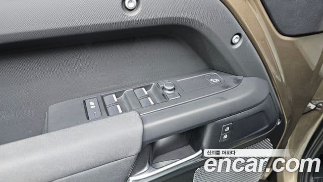 Land Rover Defender (L663) 110 D240 S, 2020 18