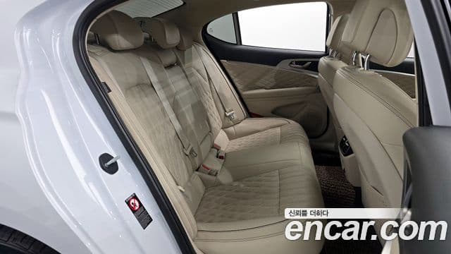 Genesis G70 Elite, 2019 12