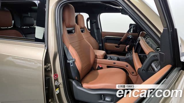 Land Rover Defender (L663) 110 P635 Octa, 2025 12