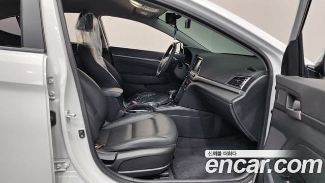 Hyundai Avante AD 1.6 GDI Value Plus, 2018 11