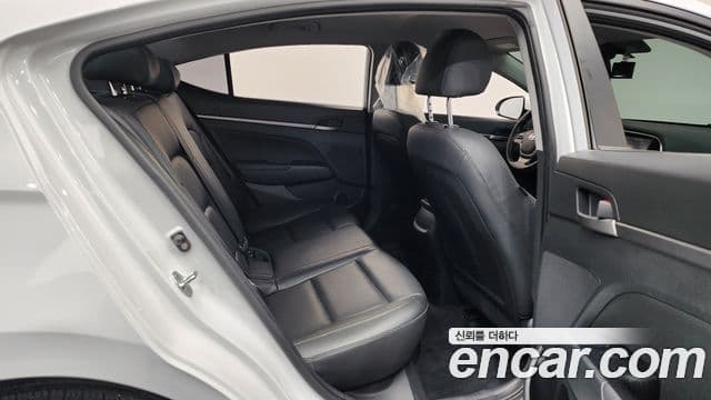 Hyundai Avante AD 1.6 GDI Value Plus, 2018 12