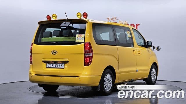 Hyundai Grand Starex детский перевозочный автомобиль, 2017 2