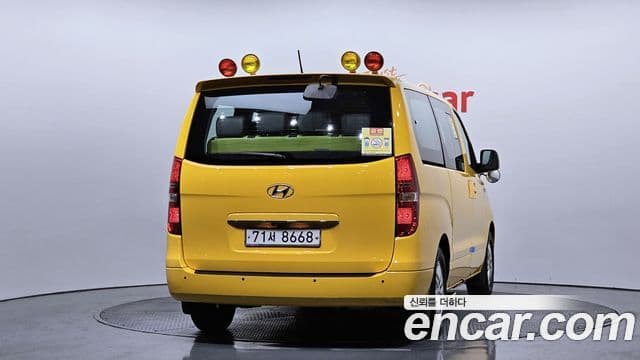 Hyundai Grand Starex детский перевозочный автомобиль, 2017 4