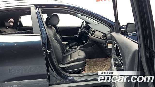 Kia Niro Prestige, 2017 12