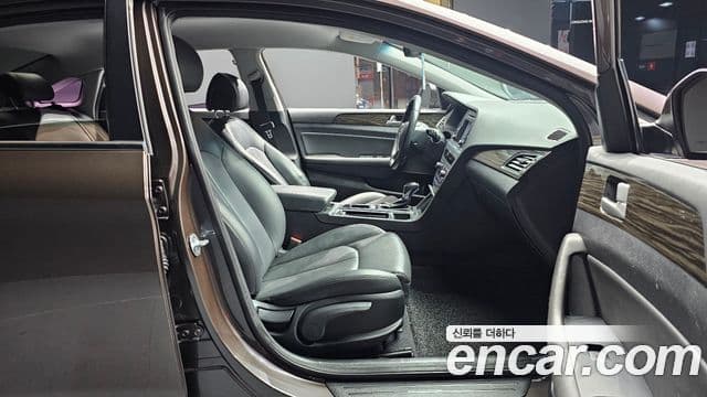 Hyundai LF Sonata 2.0 Smart, 2015 10