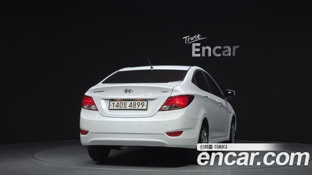 Hyundai Accent(новый кузов / новое поколение) дизель 1.6 VGT Smart, 2017 4